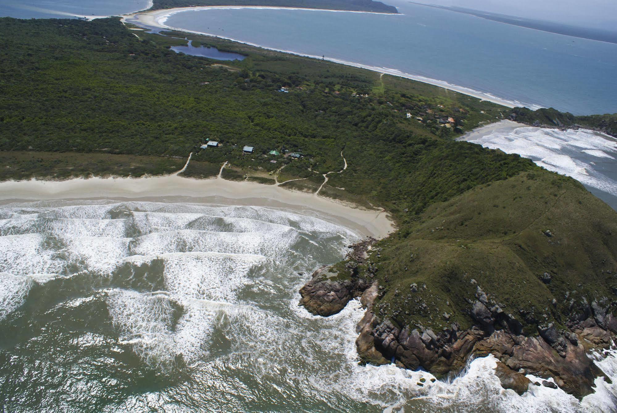 Grajagan Surf Resort Ilha do Mel Εξωτερικό φωτογραφία